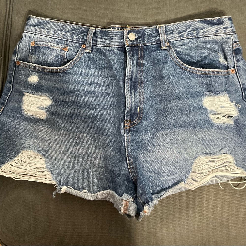 vanilla star boyfriend shorts, size 15, worn once